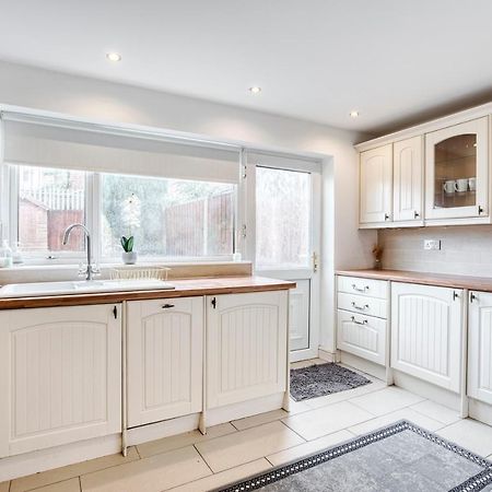Liverpool Home With Free Parking West Derby Exterior foto